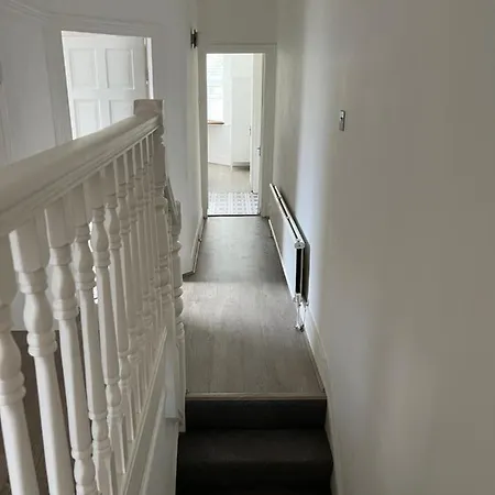 Apartamento Bright And Stylish 2 Bedroom First Floor Flat Londres