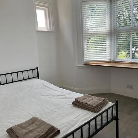 Bright And Stylish 2 Bedroom First Floor Flat Apartamento Londres