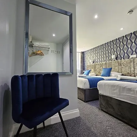 George Hotel 3*