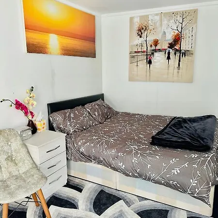Jacob Apartment Sutton (Greater London)