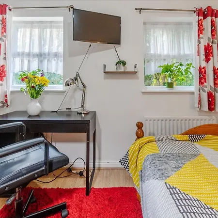 Nomad Room, 650 Mbps Internet By Unlock Homestay *