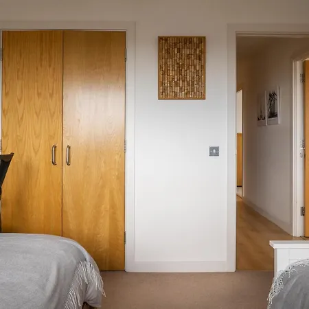 Air - Shadwell - Great Transport Links * London