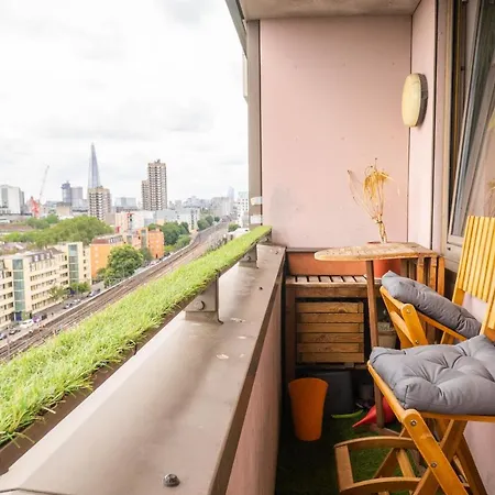 Air - Shadwell - Great Transport Links *