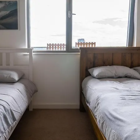 Air - Shadwell - Great Transport Links London