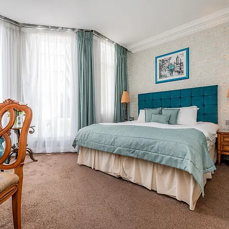 Ashburn Hotel 4*