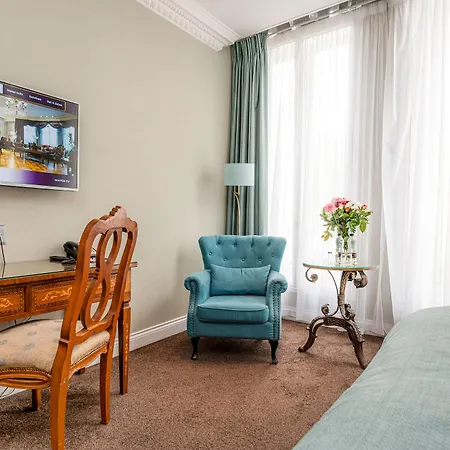 Hotel Ashburn 4*