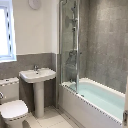 Apartment Newly Furnished 3 Bedroom Barking (Greater London)