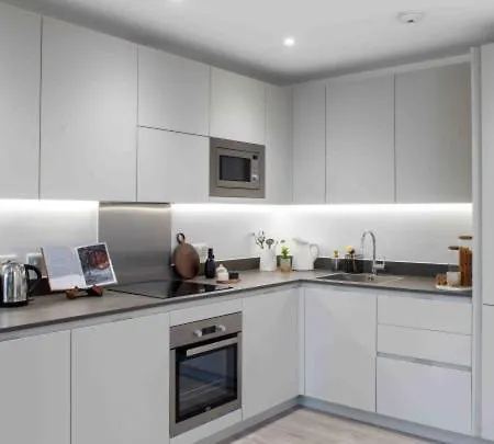 Newly Furnished 3 Bedroom Apartment Barking (Greater London)