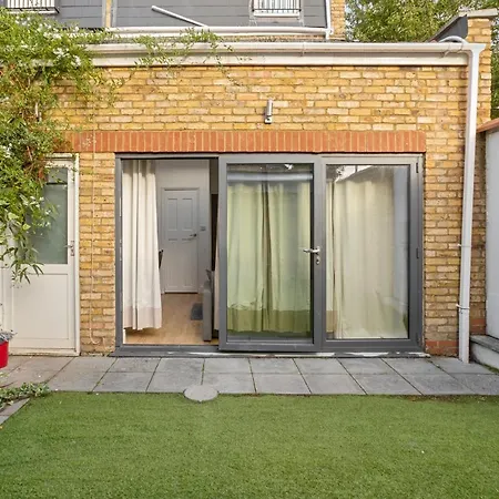 Fabulous Riverside In Putney Apartment *