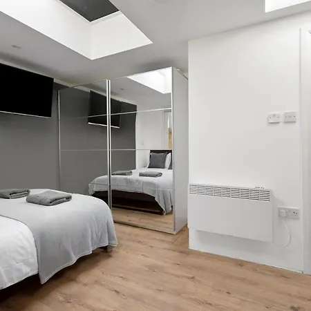 Fabulous Riverside In Putney * London