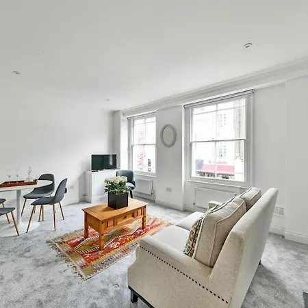 Walton Street Retreat * London