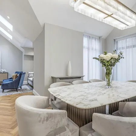 Wimpole Mews House 4 Bed Holiday home