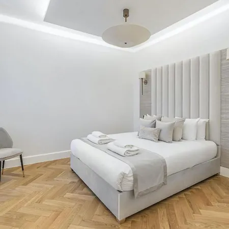 Wimpole Mews House 4 Bed * London