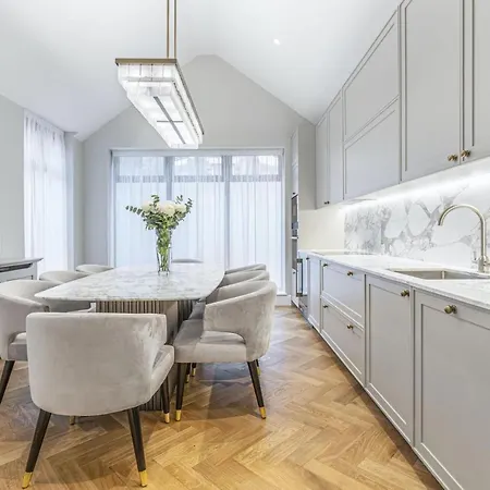 Wimpole Mews House 4 Bed * London