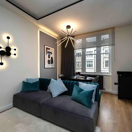Luxury Flat In Earls Court London