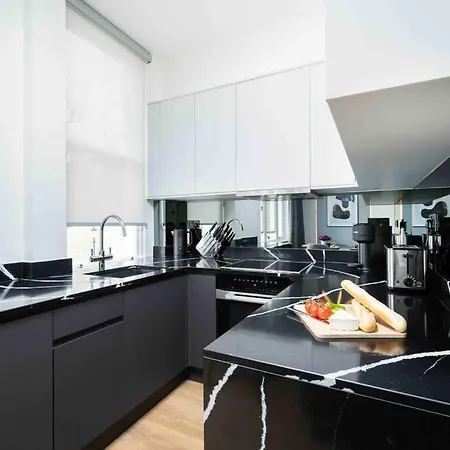 Luxury Flat In Earls Court Apartment London