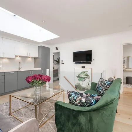 Holiday home Coco's Place Kensington-private House-enjoy London-5min Walk Kensington High Street