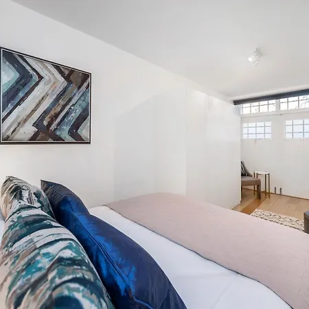 Coco's Place Kensington-private House-enjoy London-5min Walk Kensington High Street London