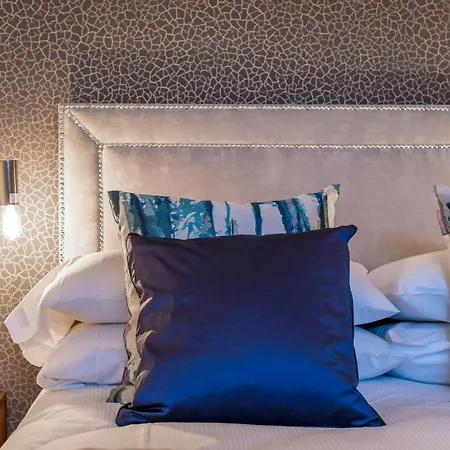 Coco's Place Kensington-private House-enjoy London-5min Walk Kensington High Street Holiday home
