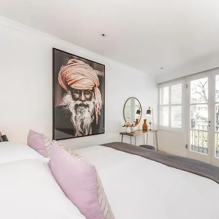 Coco's Place Kensington-private House-enjoy London-5min Walk Kensington High Street Holiday home London
