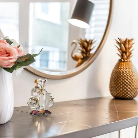 Coco's Place Kensington-private House-enjoy London-5min Walk Kensington High Street Holiday home *
