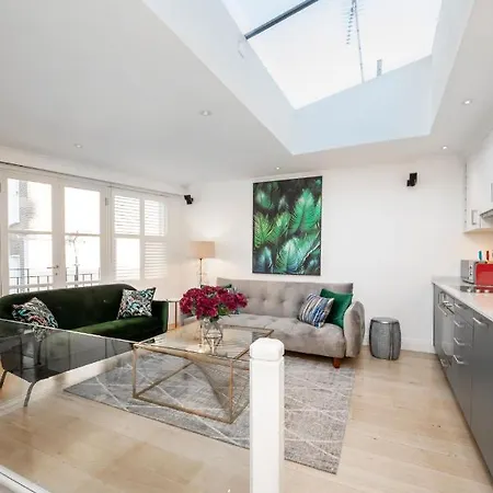 Holiday home Coco's Place Kensington-private House-enjoy London-5min Walk Kensington High Street
