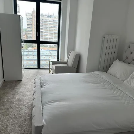 Apartment Newly Furnished 3 Bedroom *