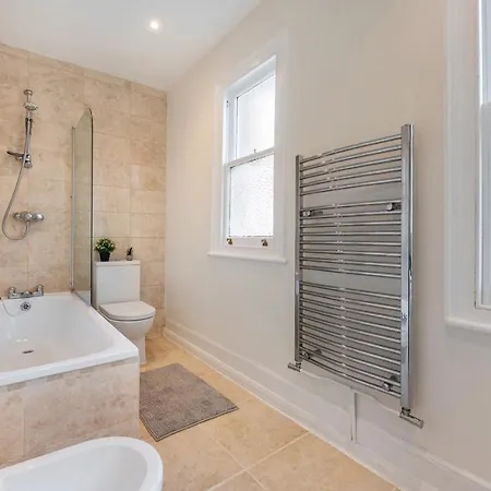 Luxury 2 Bedroom Near Notting Hill