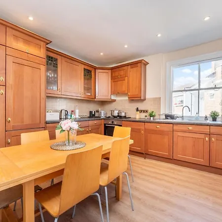 Luxury 2 Bedroom Near Notting Hill