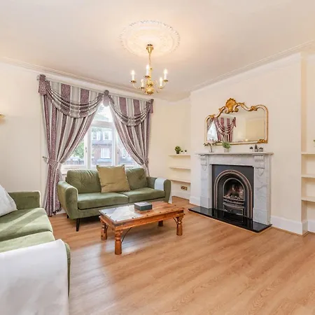 Luxury 2 Bedroom Near Notting Hill *