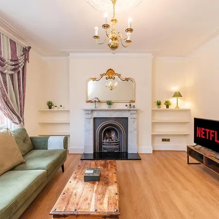 Luxury 2 Bedroom Near Notting Hill Apartment