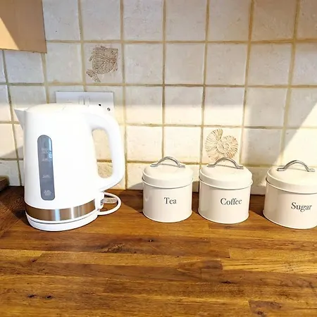 3-bed, Sleeps 7, 1 Bath, Parking, Wifi * Shalford (Essex)