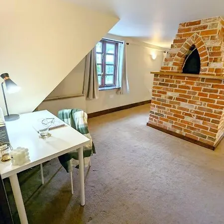 3-bed, Sleeps 7, 1 Bath, Parking, Wifi *
