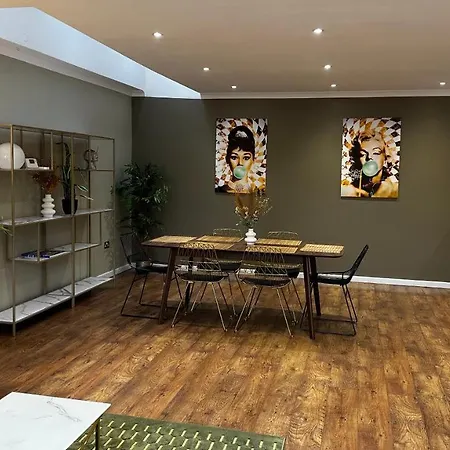 Holiday home Aldo's 2 Bedroom Townhouse N1 *
