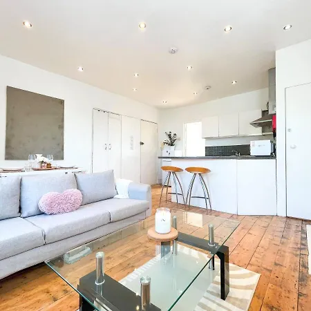 Stylish Flat Near Westfield & O2 Shepherd's Bush