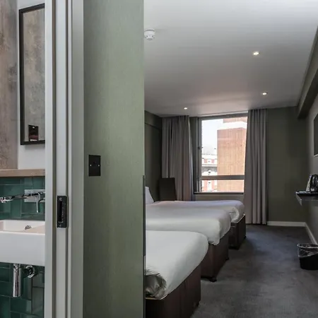 Sleeper At Royal National 4* Londra