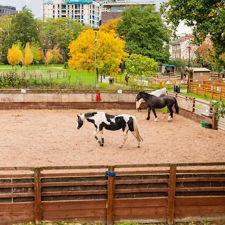 Farm View 2-bedroom Apartment, Vauxhall Apartment London