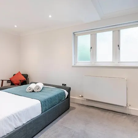 Apartment Farm View 2-bedroom Apartment, Vauxhall *