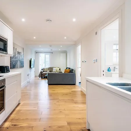 Farm View 2-bedroom Apartment, Vauxhall *