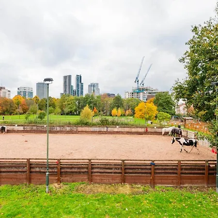 Farm View 2-bedroom Apartment, Vauxhall London