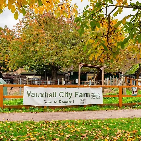 Farm View 2-bedroom Apartment, Vauxhall * London