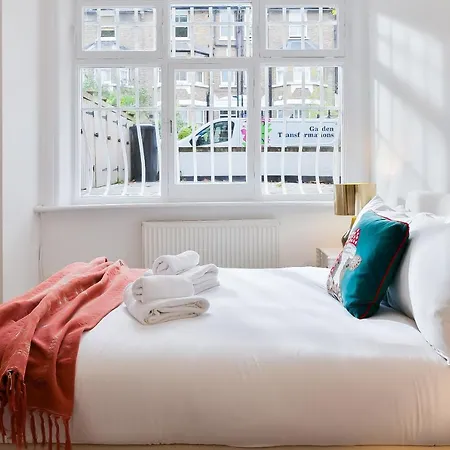Primrose Hill Park Apartment *