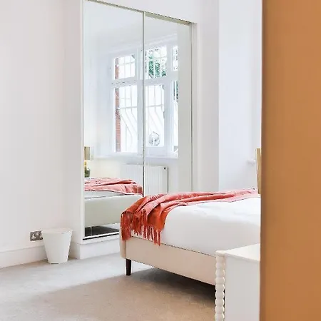 Primrose Hill Park Apartment