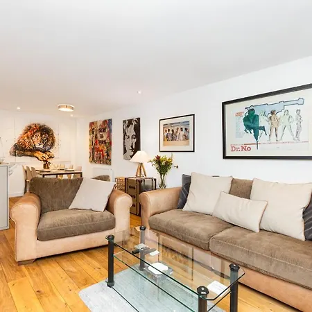 Immaculate 2br Flat, Greenwich, 2 Min Maze Hill St Apartment London