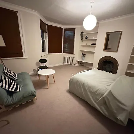 Spacious Near Underground * London