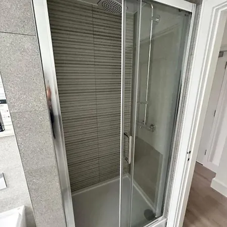 The Penthouse Double Bedroom For Rent Shared Kitchen Parking Homestay