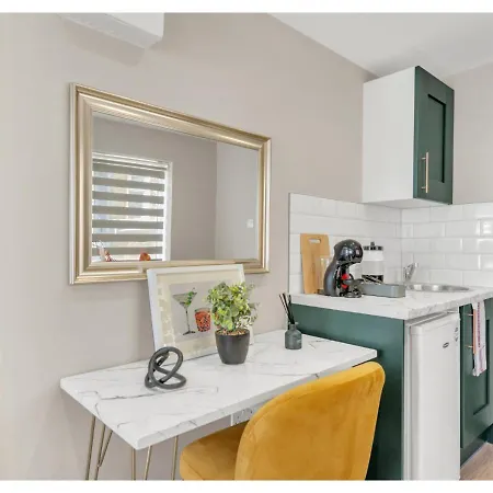 Apartment The Wanderlust Studio: Travelers' Haven