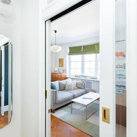 アパート Bright 1br Apt, 1min To Tube & Kensington Gardens ロンドン