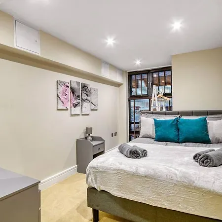 Tranquil 2 Bedroom In Southwark- Zone 1 *