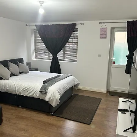 Hometel Cute Apartment